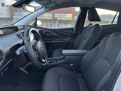 2019 Toyota Prius LE   - Photo 12 - Gresham, OR 97030