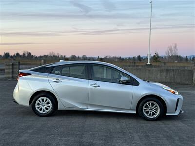 2019 Toyota Prius LE   - Photo 6 - Gresham, OR 97030