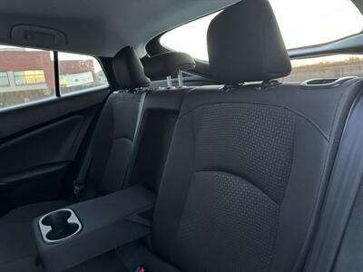 2019 Toyota Prius LE   - Photo 16 - Gresham, OR 97030