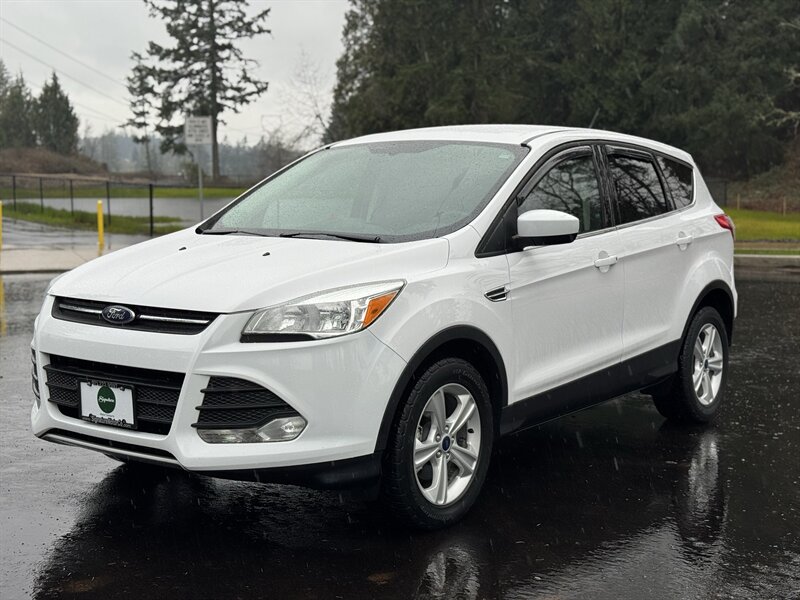 2016 Ford Escape SE   - Photo 1 - Gresham, OR 97030
