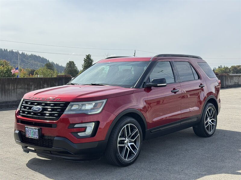 2016 Ford Explorer Sport  AWD - Photo 1 - Gresham, OR 97030