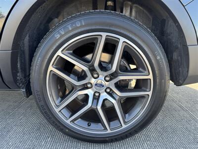 2016 Ford Explorer Sport   - Photo 9 - Gresham, OR 97030