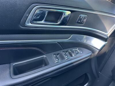 2016 Ford Explorer Sport   - Photo 31 - Gresham, OR 97030