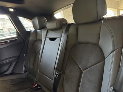 2017 Porsche Macan 2.0T - Photo 17 - Gresham, OR 97030