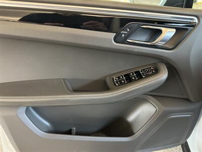 2017 Porsche Macan 2.0T - Photo 28 - Gresham, OR 97030
