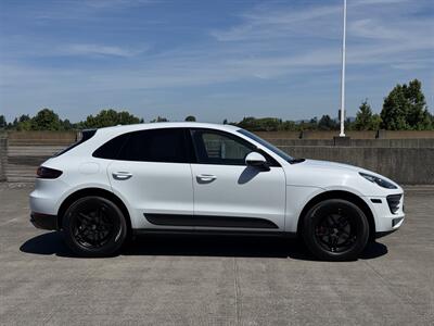 2017 Porsche Macan 2.0T - Photo 8 - Gresham, OR 97030
