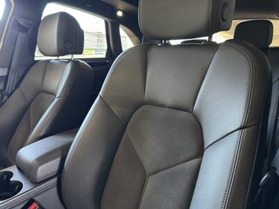 2017 Porsche Macan 2.0T - Photo 14 - Gresham, OR 97030