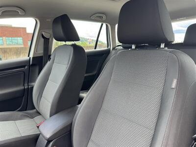 2013 Volkswagen Jetta SportWagen S PZEV - Photo 13 - Gresham, OR 97030