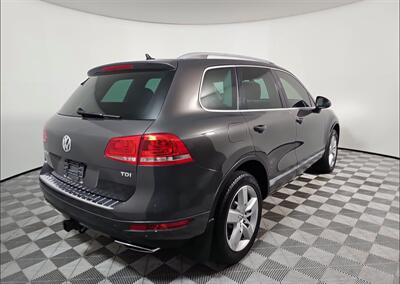 2012 Volkswagen Touareg TDI Sport  Lux - Photo 5 - Gresham, OR 97030