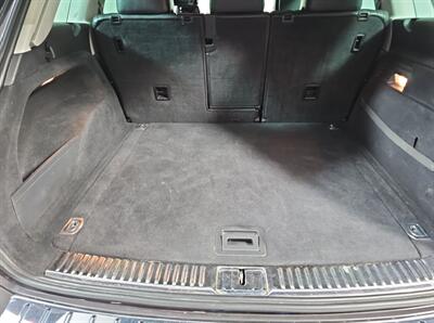 2012 Volkswagen Touareg TDI Sport  Lux - Photo 10 - Gresham, OR 97030
