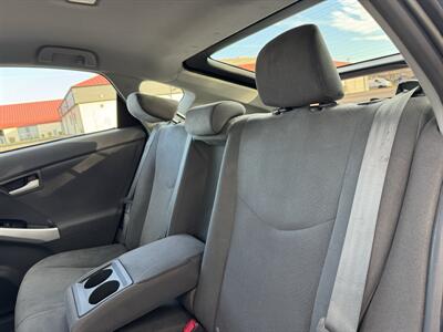 2010 Toyota Prius III  Hybrid - Photo 12 - Gresham, OR 97030