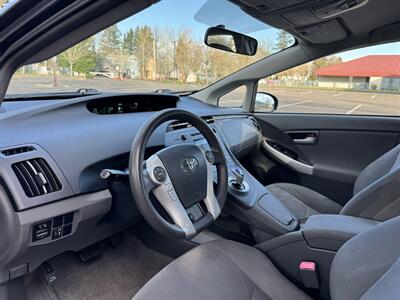 2010 Toyota Prius III  Hybrid - Photo 7 - Gresham, OR 97030