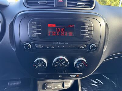 2016 Kia Soul LX   - Photo 20 - Gresham, OR 97030