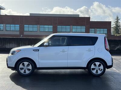 2016 Kia Soul LX   - Photo 2 - Gresham, OR 97030