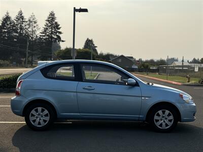 2011 Hyundai Accent GS   - Photo 2 - Gresham, OR 97030