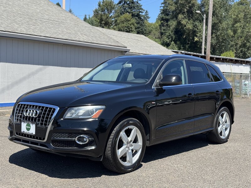 2011 Audi Q5 3.2 Quattro Premium Plus  AWD