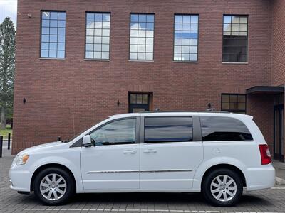 2014 Chrysler Town & Country Touring LWB  w/ STO-N-GO - Photo 2 - Gresham, OR 97030