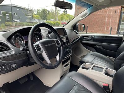 2014 Chrysler Town & Country Touring LWB  w/ STO-N-GO - Photo 11 - Gresham, OR 97030