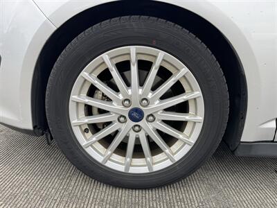 2016 Ford C-MAX Energi SEL  Plug-In Hybrid - Photo 10 - Gresham, OR 97030