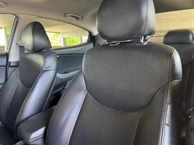 2012 Hyundai Elantra Limited - Photo 14 - Gresham, OR 97030