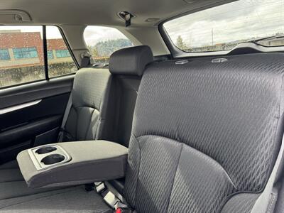2012 Subaru Outback 2.5i Premium AWD - Photo 16 - Gresham, OR 97030