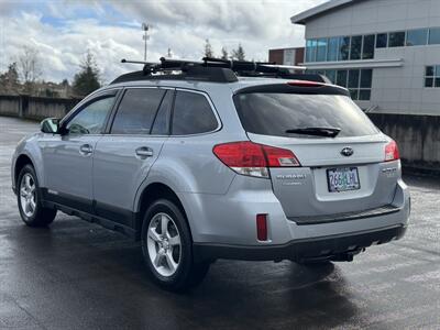 2012 Subaru Outback 2.5i Premium AWD - Photo 2 - Gresham, OR 97030