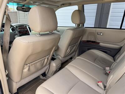 2006 Toyota Highlander Hybrid Limited 4WD - Photo 12 - Gresham, OR 97030