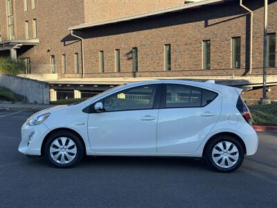2015 Toyota Prius c Two Hybrid - Photo 2 - Gresham, OR 97030