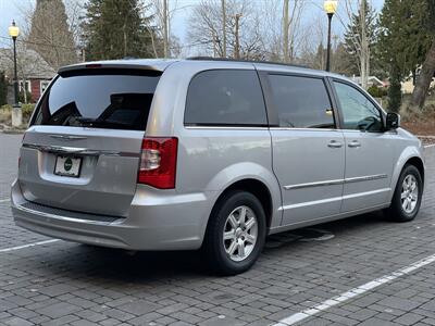 2012 Chrysler Town & Country Touring  LWB w/ STO-N-GO - Photo 5 - Gresham, OR 97030