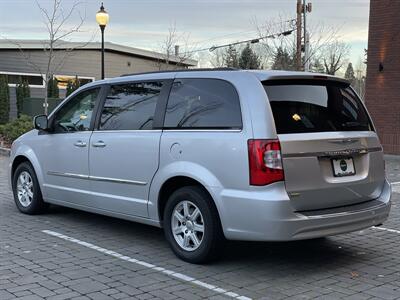 2012 Chrysler Town & Country Touring  LWB w/ STO-N-GO - Photo 3 - Gresham, OR 97030