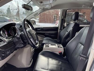 2012 Chrysler Town & Country Touring  LWB w/ STO-N-GO - Photo 11 - Gresham, OR 97030