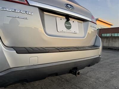 2011 Subaru Outback 2.5i Premium  AWD - Photo 12 - Gresham, OR 97030