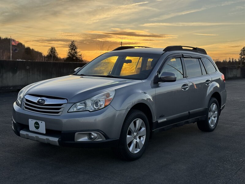 2011 Subaru Outback 2.5i Premium  AWD - Photo 1 - Gresham, OR 97030
