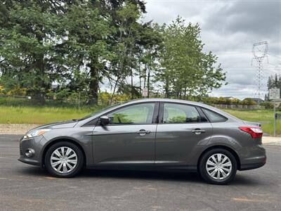2012 Ford Focus SE - Photo 2 - Gresham, OR 97030