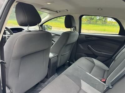 2012 Ford Focus SE - Photo 13 - Gresham, OR 97030