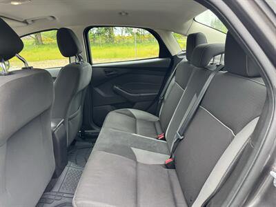 2012 Ford Focus SE - Photo 14 - Gresham, OR 97030