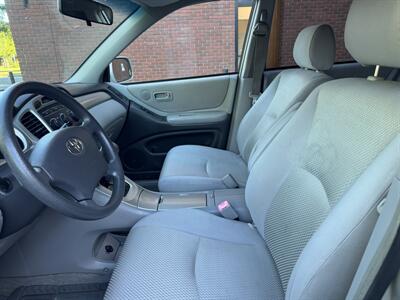 2005 Toyota Highlander V6 4WD - Photo 11 - Gresham, OR 97030
