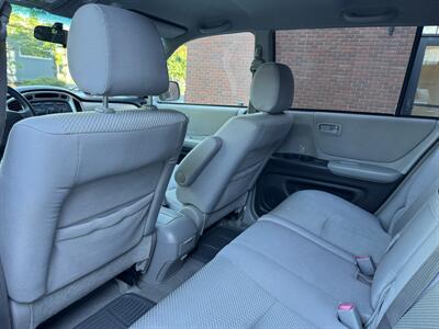 2005 Toyota Highlander V6 4WD - Photo 13 - Gresham, OR 97030