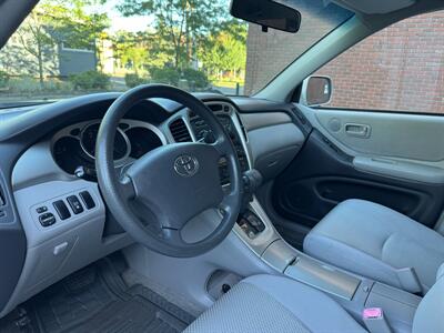2005 Toyota Highlander V6 4WD - Photo 10 - Gresham, OR 97030
