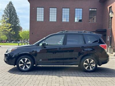 2017 Subaru Forester 2.5i Premium  AWD - Photo 2 - Gresham, OR 97030