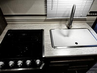 2018 Cruiser RV MPG Ultra-Lite 2000RD   - Photo 10 - Gresham, OR 97030