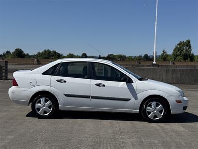 2007 Ford Focus ZX4 SE   - Photo 6 - Gresham, OR 97030