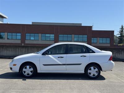 2007 Ford Focus ZX4 SE   - Photo 2 - Gresham, OR 97030