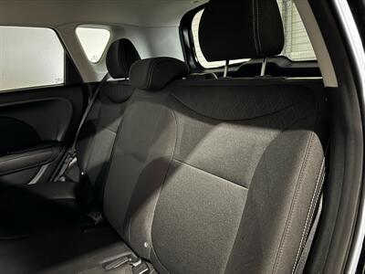 2016 Kia Soul Manual - Photo 10 - Gresham, OR 97030