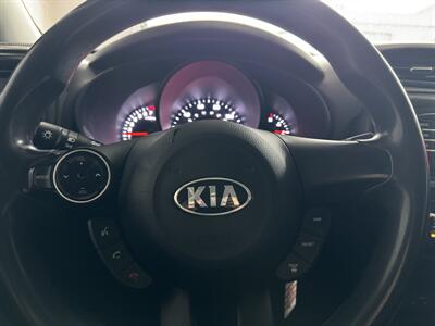 2016 Kia Soul Manual - Photo 13 - Gresham, OR 97030