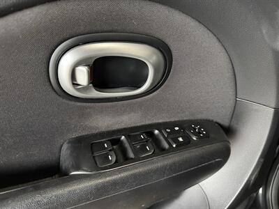 2016 Kia Soul Manual - Photo 18 - Gresham, OR 97030