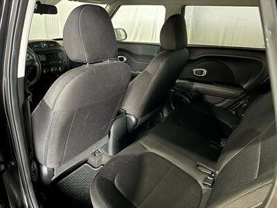 2016 Kia Soul Manual - Photo 9 - Gresham, OR 97030