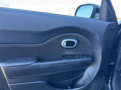 2016 Kia Soul   - Photo 20 - Gresham, OR 97030