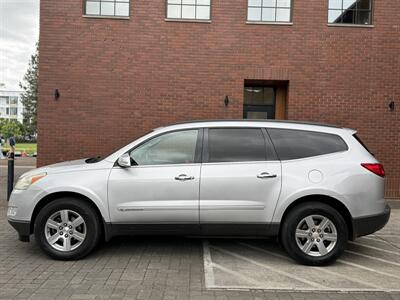 2009 Chevrolet Traverse LT  W/1LT - Photo 2 - Gresham, OR 97030