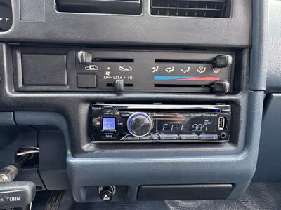 1990 Toyota Pickup  22re Manual - Photo 16 - Gresham, OR 97030